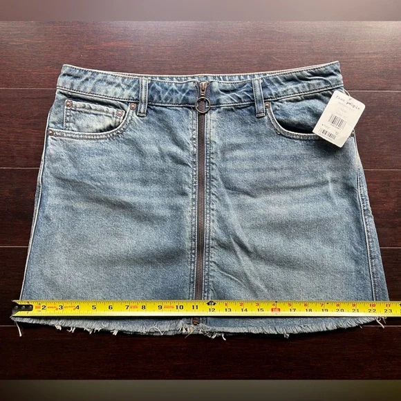 Free People We The Free Zip It Up Denim Mini Skirt A-Line Frayed Hem 31 NWT - Picture 8 of 12